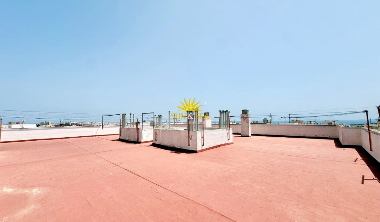 2 soverom Leilighet til salgs i Torrevieja med svømmebasseng - € 124 999 (Ref: 9816513)