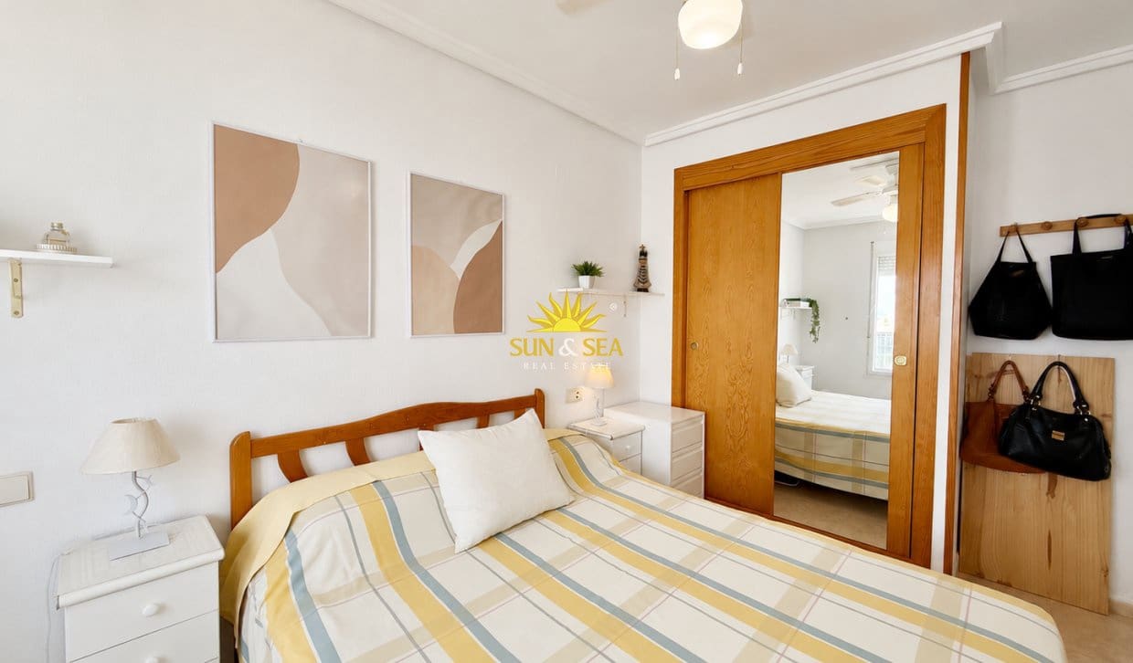 2 soverom Leilighet til salgs i Torrevieja med svømmebasseng - € 124 999 (Ref: 9816513)