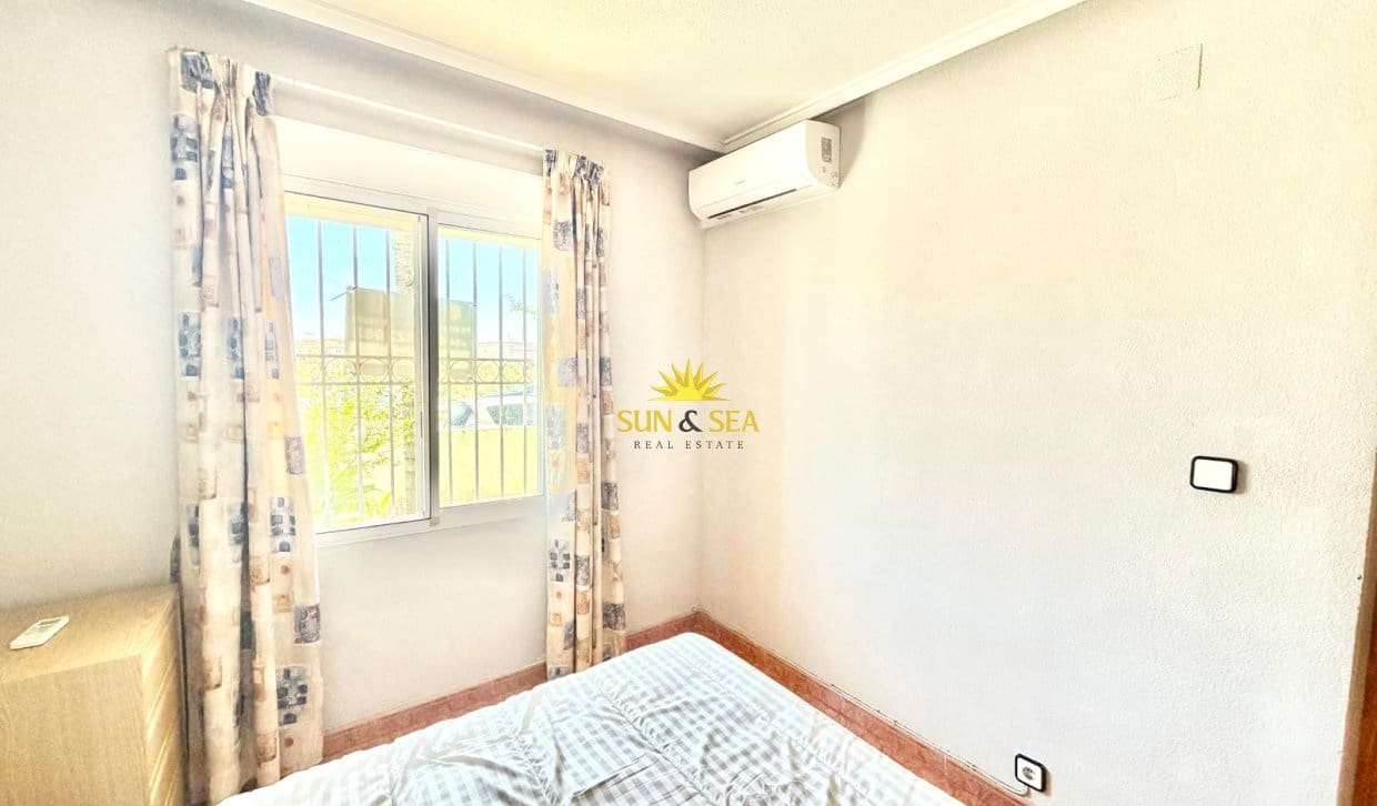 2 Zimmer Haus zu verkaufen in Orihuela Costa mit Pool - 170.000 € (Ref: 9816515)
