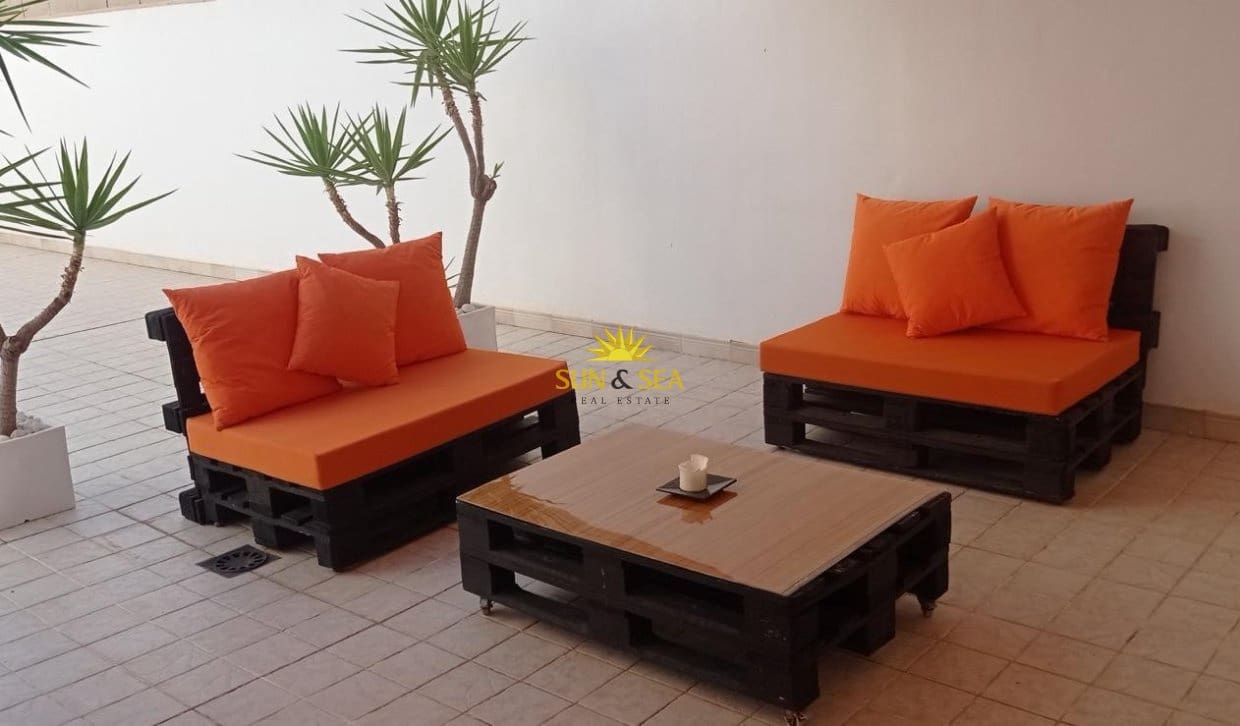 3 soveværelse Lejlighed til leje i Torrevieja - € 1.000 (Ref: 9816516)