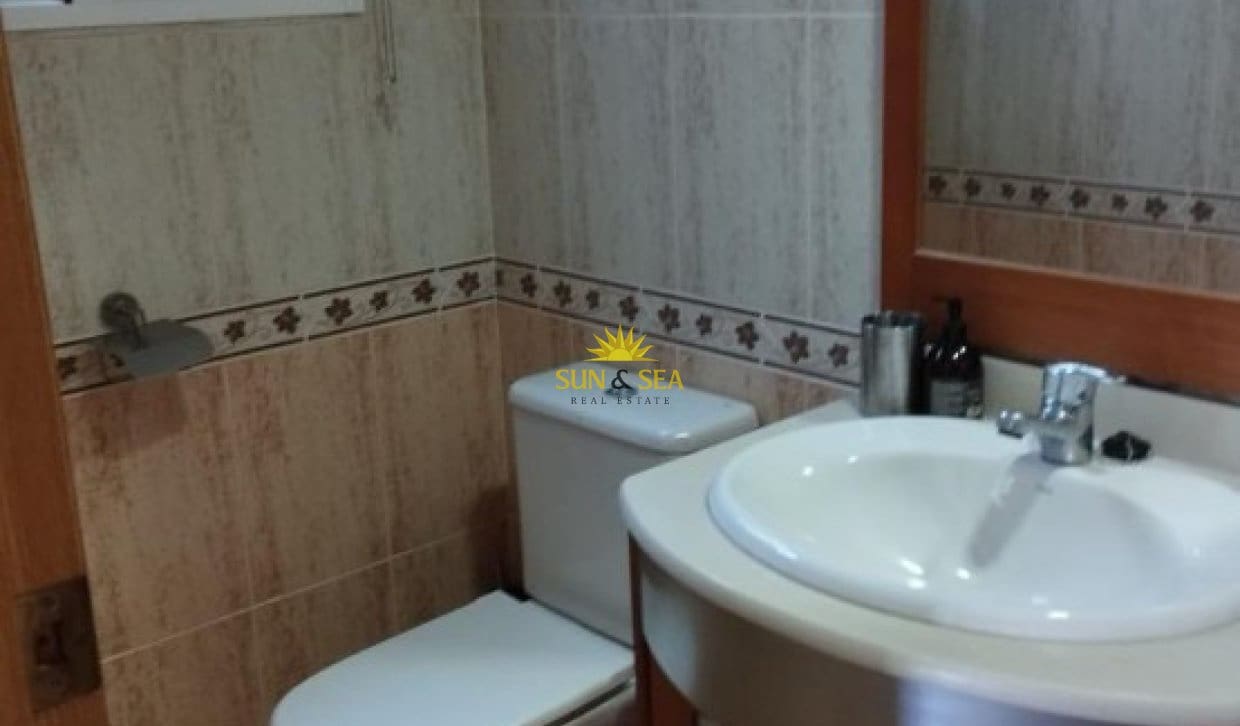 3 soveværelse Lejlighed til leje i Torrevieja - € 1.000 (Ref: 9816516)