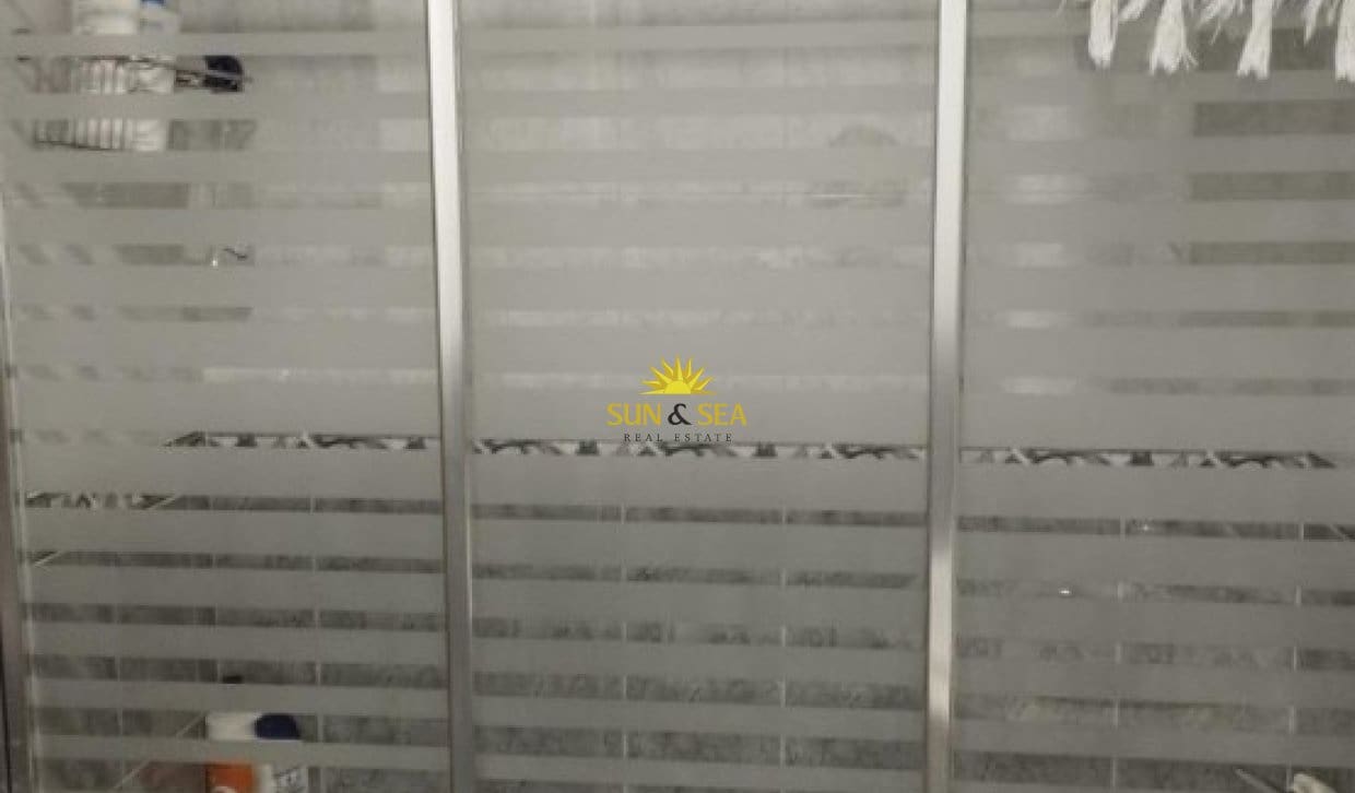 3 soveværelse Lejlighed til leje i Torrevieja - € 1.000 (Ref: 9816516)