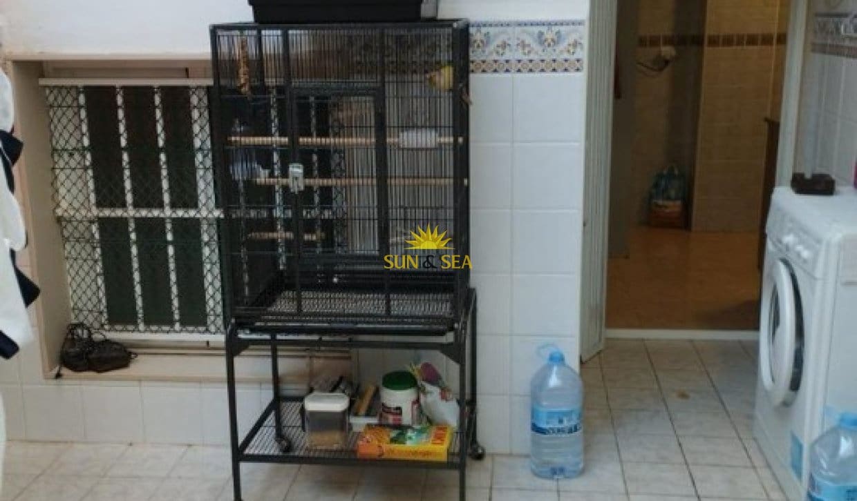 3 soveværelse Lejlighed til leje i Torrevieja - € 1.000 (Ref: 9816516)