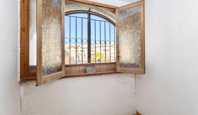 3 quarto Casa em Banda para arrendar em Aguas Nuevas, Torrevieja com piscina garagem - 1 100 € (Ref: 9816621)