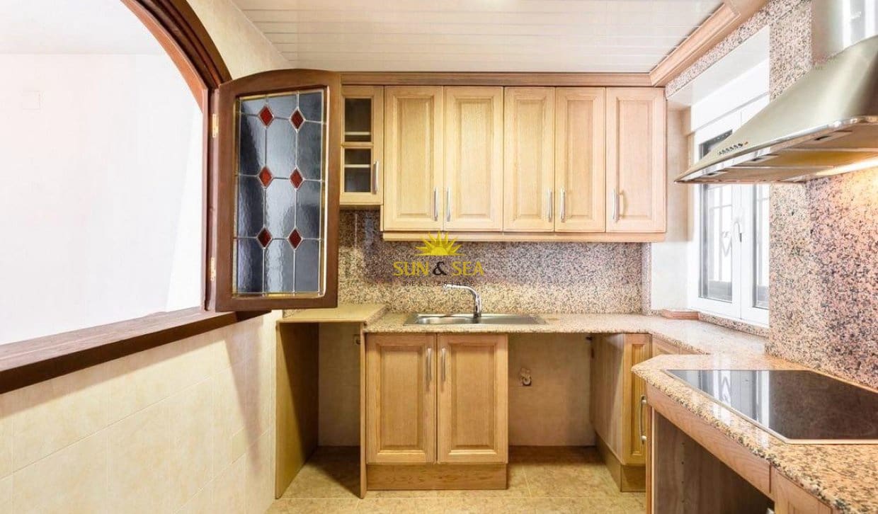3 quarto Casa em Banda para arrendar em Torrevieja com piscina garagem - 1 100 € (Ref: 9816621)