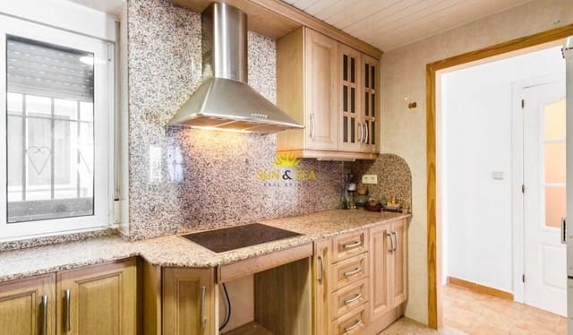 3 quarto Casa em Banda para arrendar em Aguas Nuevas, Torrevieja com piscina garagem - 1 100 € (Ref: 9816621)