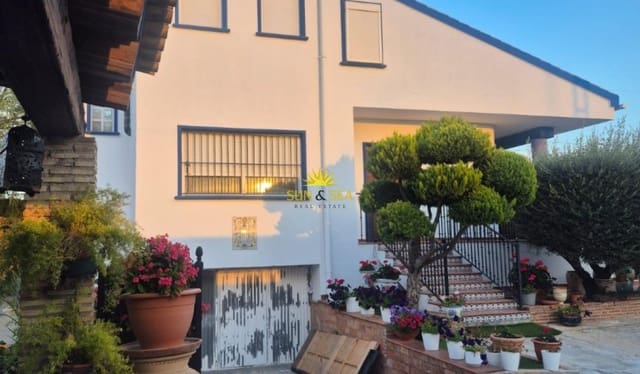 3 makuuhuone Huvila myytävänä paikassa Orihuela ciudad, Orihuela mukana 
autotalli - 330 000 € (Ref: 9819218)