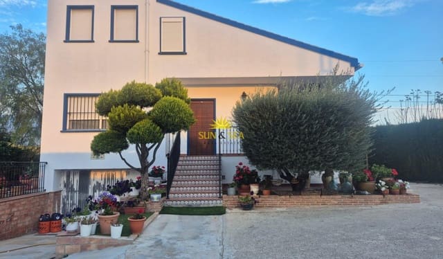 3 makuuhuone Huvila myytävänä paikassa Orihuela ciudad, Orihuela mukana 
autotalli - 330 000 € (Ref: 9819218)