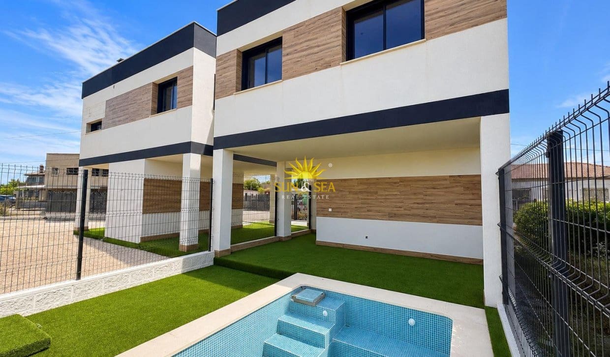 2 bedroom Villa for sale in Aljucer with pool garage - € 345,000 (Ref: 9821185)