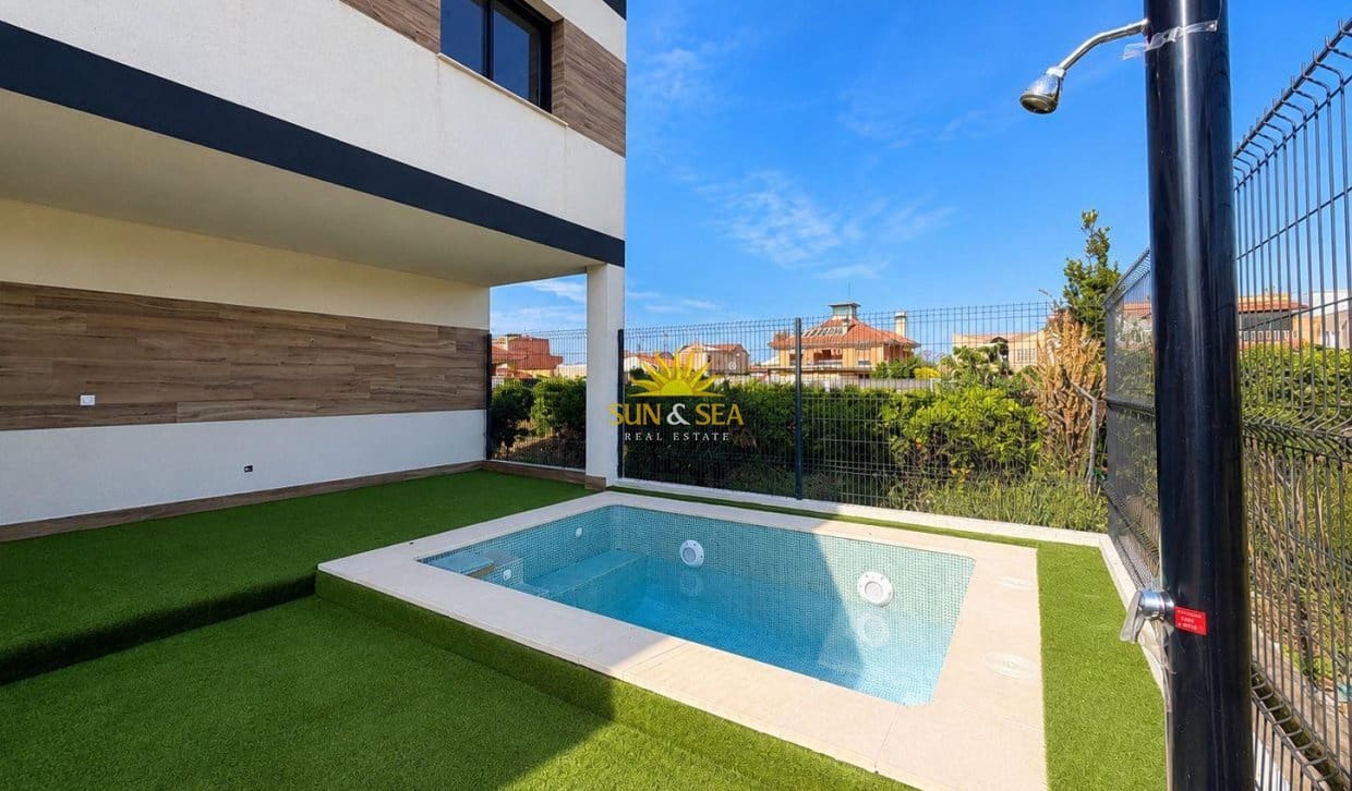 2 bedroom Villa for sale in Aljucer with pool garage - € 345,000 (Ref: 9821185)
