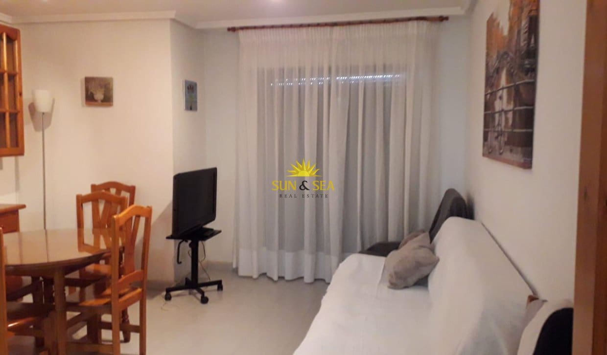 1 soverom Leilighet til leie i Guardamar del Segura med svømmebasseng - € 700 (Ref: 9821679)