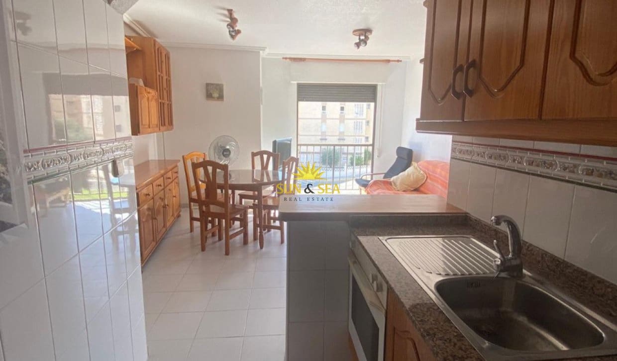 1 soverom Leilighet til leie i Guardamar del Segura med svømmebasseng - € 700 (Ref: 9821679)