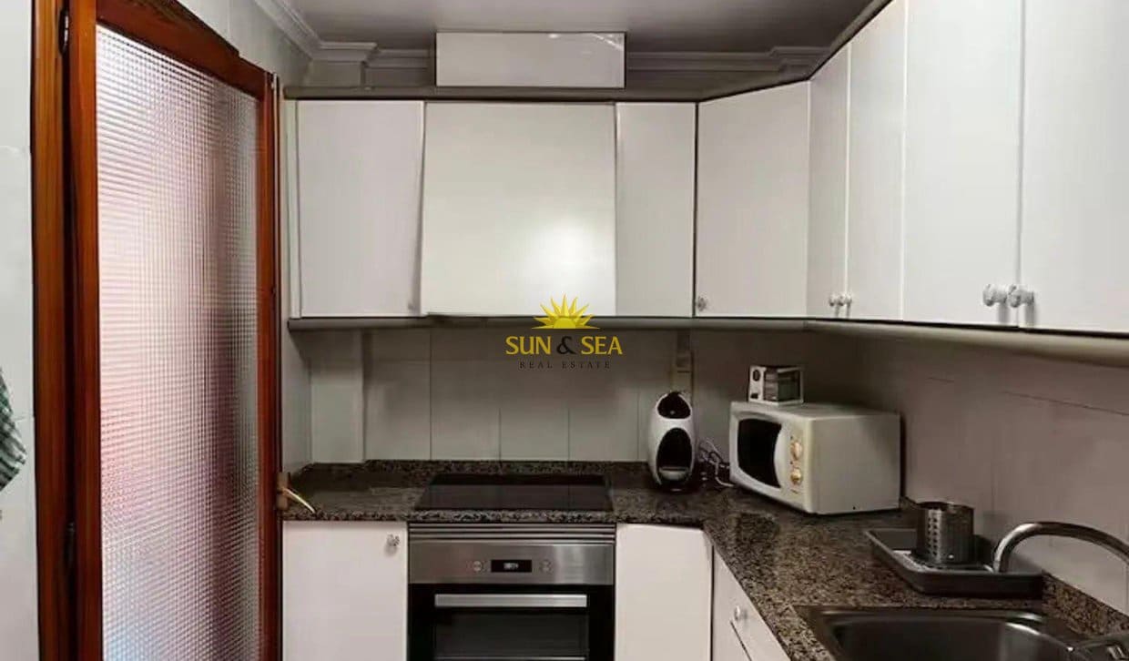 4 soverom Hus til leie i Santa Pola - € 850 (Ref: 9821680)