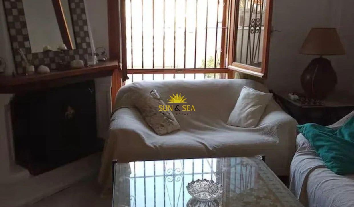4 soverom Hus til leie i Santa Pola - € 850 (Ref: 9821680)