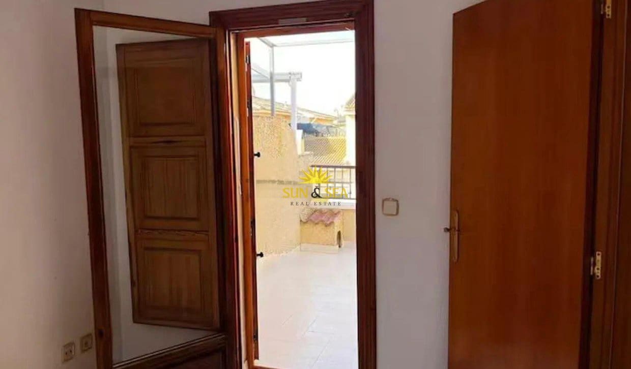 4 soverom Hus til leie i Santa Pola - € 850 (Ref: 9821680)