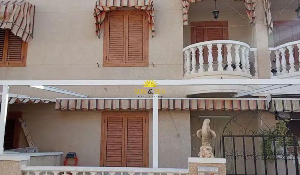4 soverom Hus til leie i Santa Pola - € 850 (Ref: 9821680)