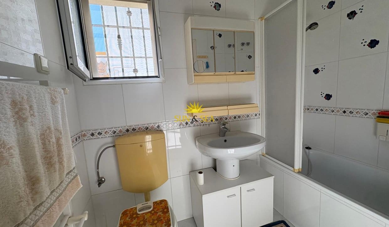 3 bedroom Villa for rent in Orihuela Costa with garage - € 1,000 (Ref: 9821804)