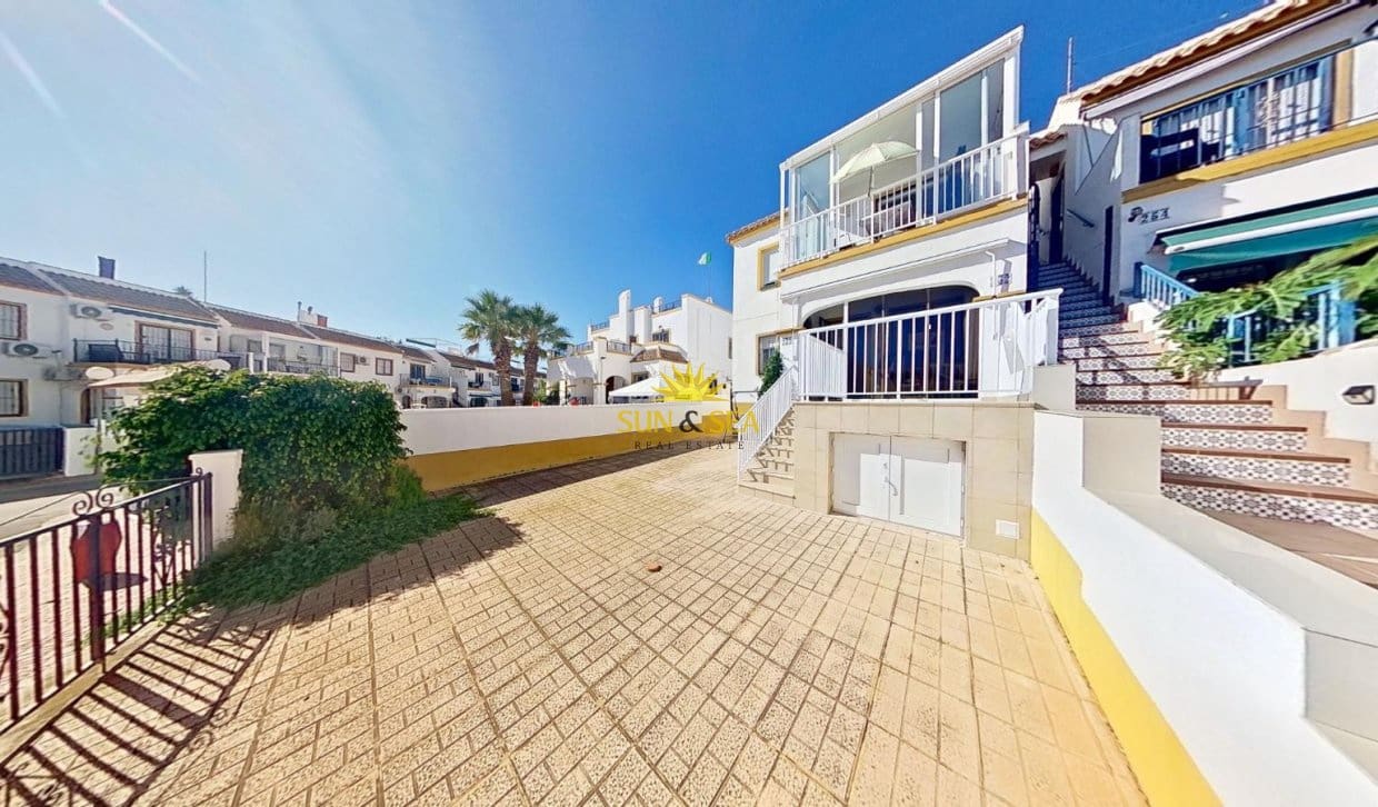 3 bedroom Villa for rent in Orihuela Costa with garage - € 1,000 (Ref: 9821804)