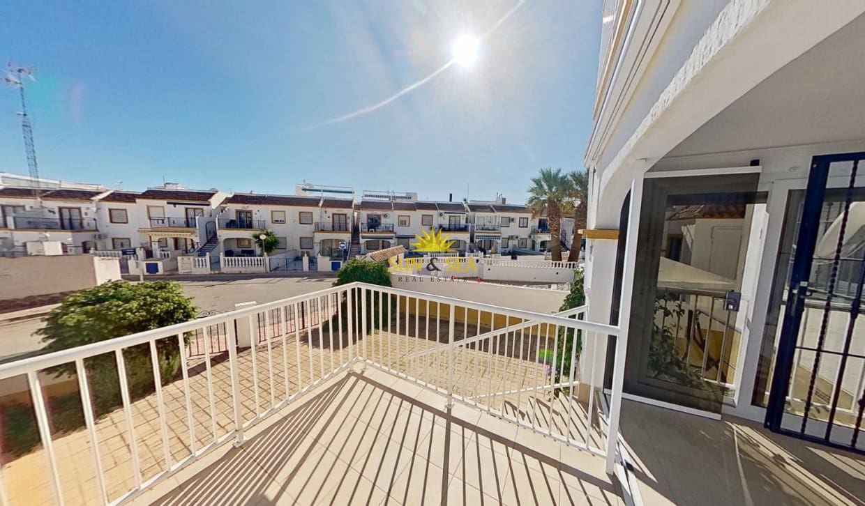 3 bedroom Villa for rent in Orihuela Costa with garage - € 1,000 (Ref: 9821804)
