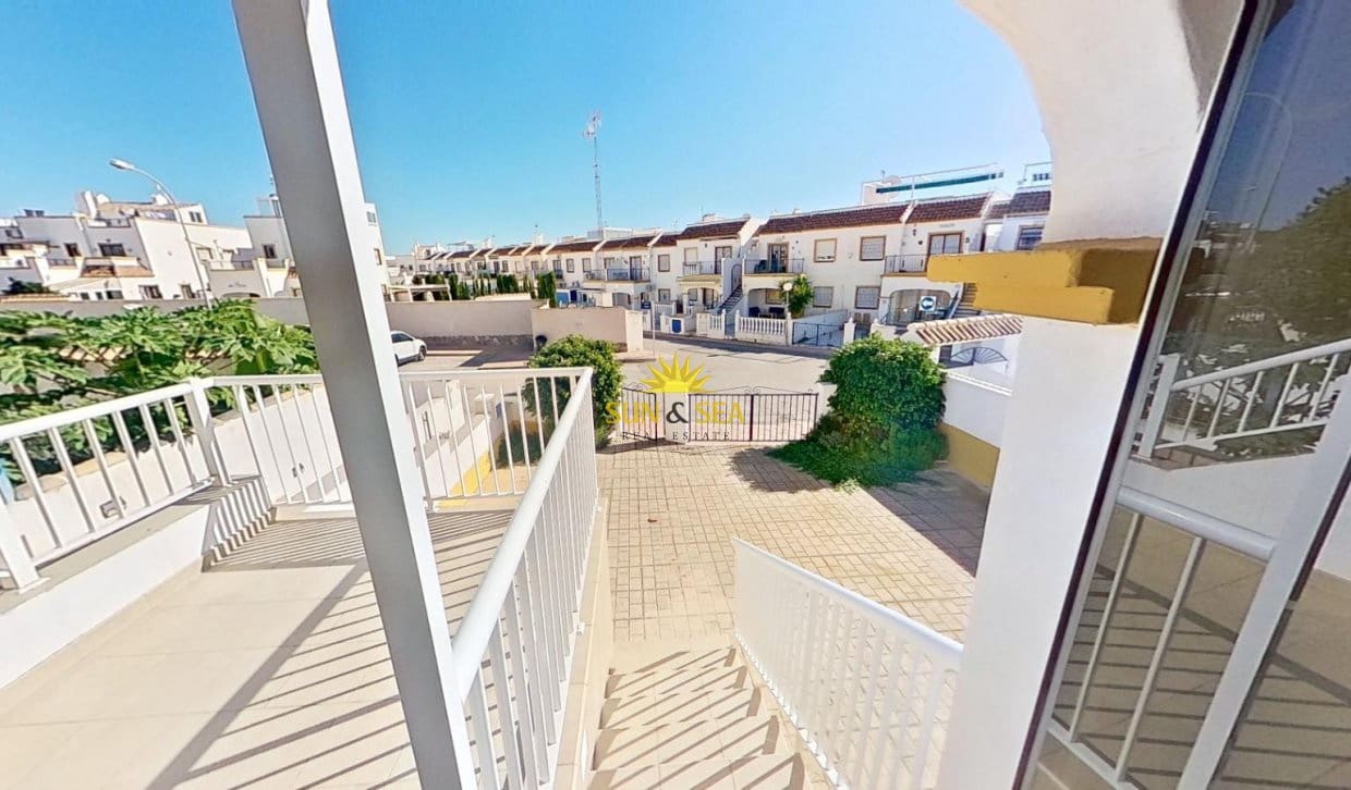 3 bedroom Villa for rent in Orihuela Costa with garage - € 1,000 (Ref: 9821804)