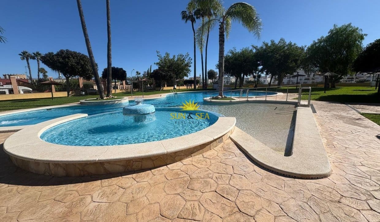 3 bedroom Villa for rent in Orihuela Costa with garage - € 1,000 (Ref: 9821804)