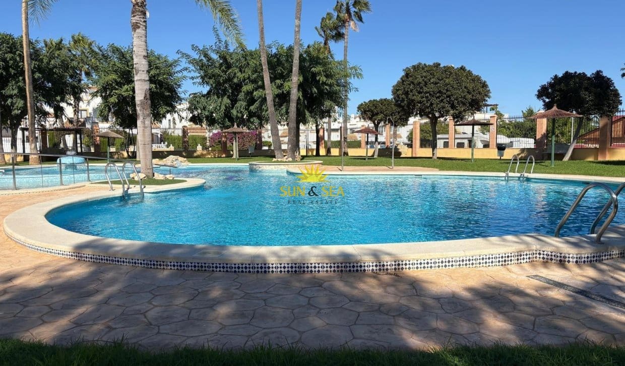 3 bedroom Villa for rent in Orihuela Costa with garage - € 1,000 (Ref: 9821804)