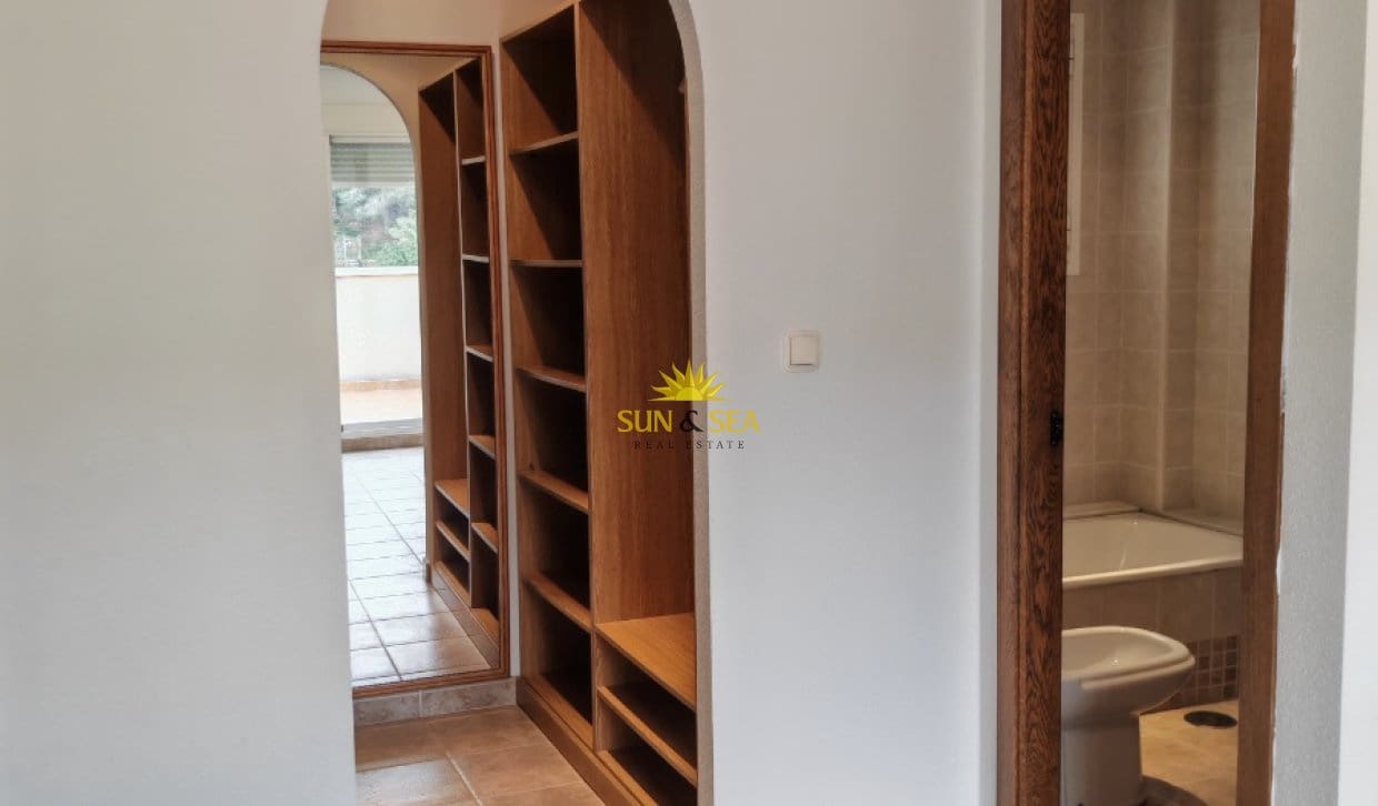3 bedroom Villa for rent in Bigastro - € 1,200 (Ref: 9821805)