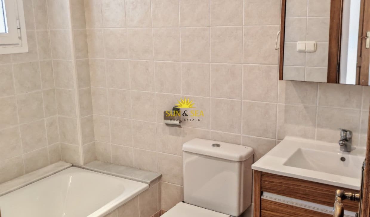 3 bedroom Villa for rent in Bigastro - € 1,200 (Ref: 9821805)