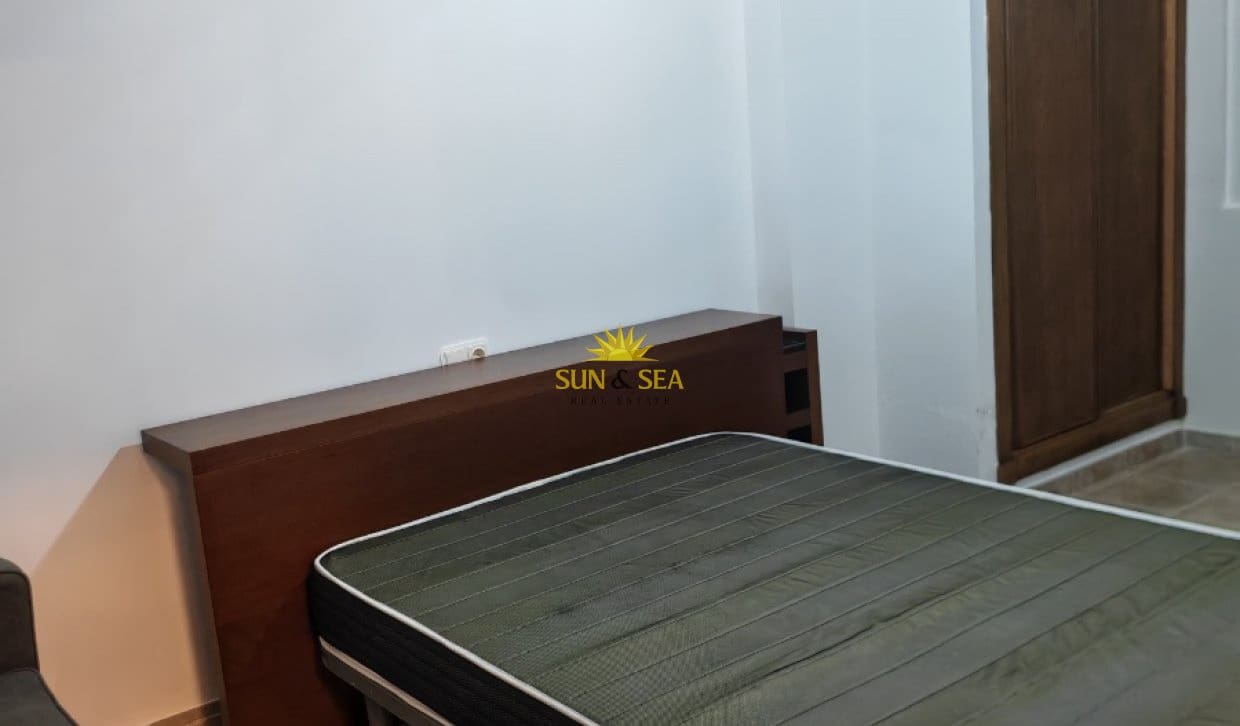 3 bedroom Villa for rent in Bigastro - € 1,200 (Ref: 9821805)