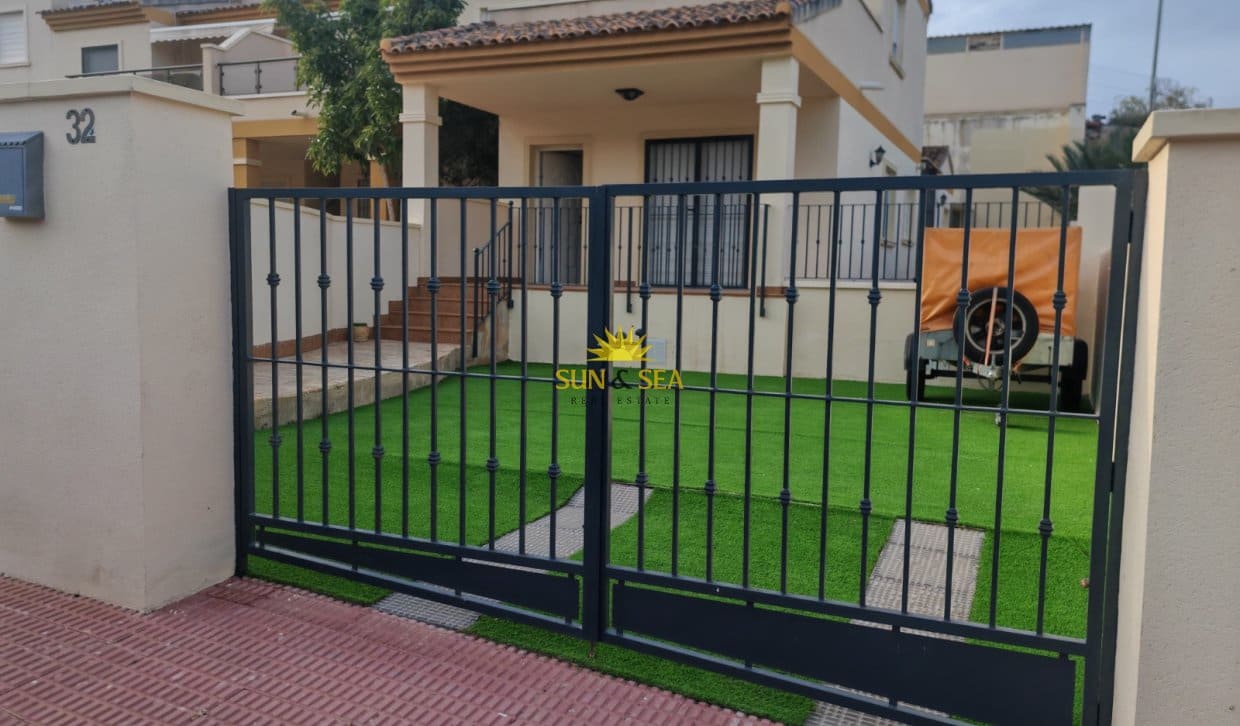3 bedroom Villa for rent in Bigastro - € 1,200 (Ref: 9821805)