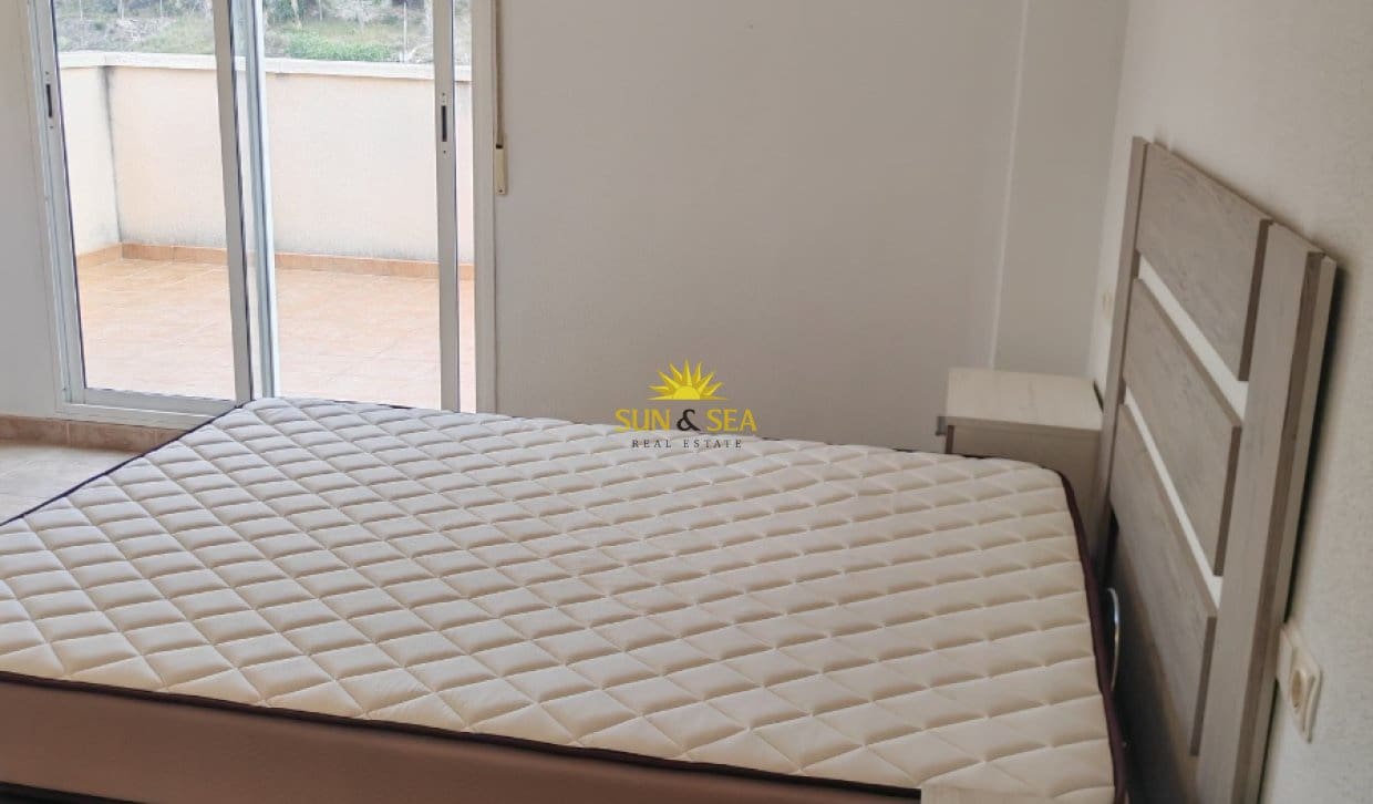 3 bedroom Villa for rent in Bigastro - € 1,200 (Ref: 9821805)