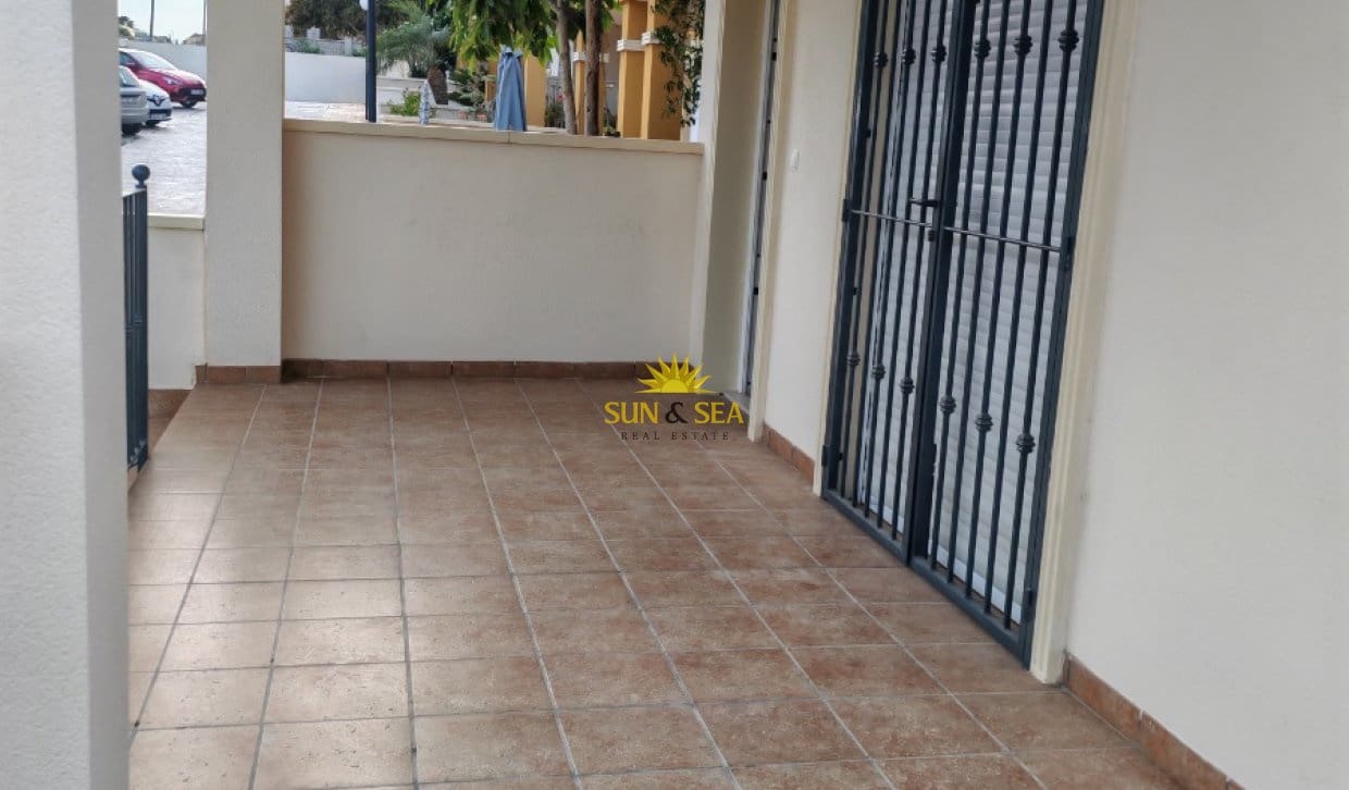 3 bedroom Villa for rent in Bigastro - € 1,200 (Ref: 9821805)