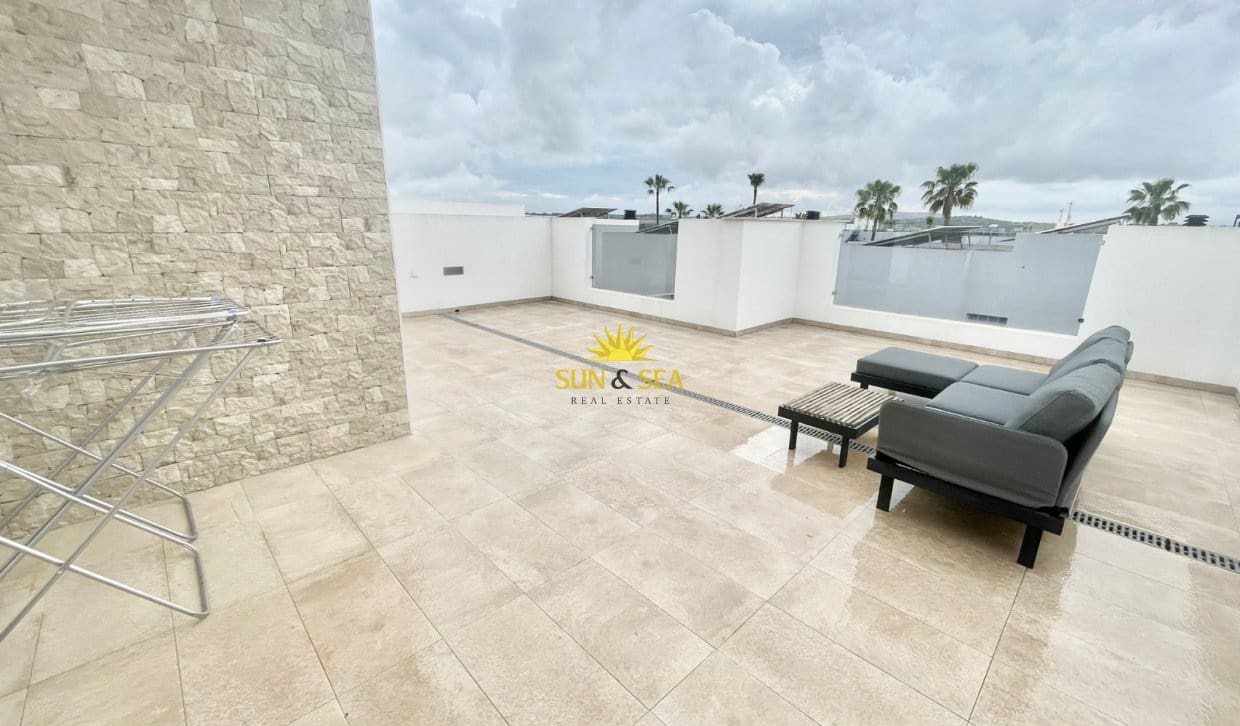 3 bedroom Villa for rent in Benijofar with pool garage - € 2,250 (Ref: 9823207)