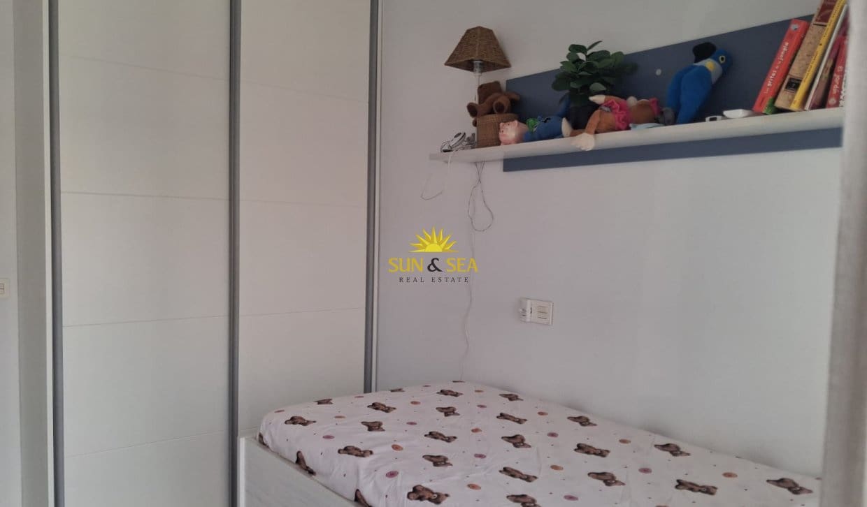 2 bedroom Penthouse for rent in Pilar de la Horadada with pool - € 800 (Ref: 9823208)