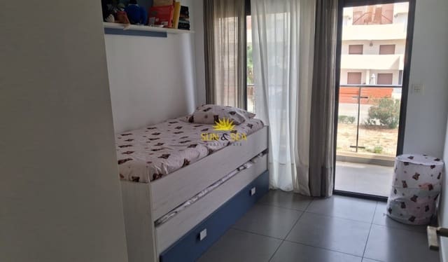 Ático de 2 habitaciones en Pueblo Latino, Pilar de la Horadada en alquiler vacacional - 800 € (Ref: 9823208)