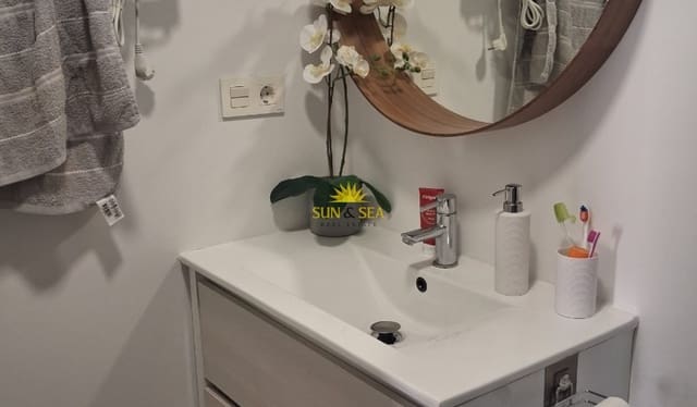 Ático de 2 habitaciones en Pueblo Latino, Pilar de la Horadada en alquiler vacacional - 800 € (Ref: 9823208)
