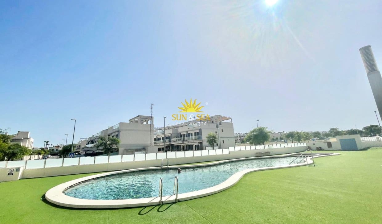 2 bedroom Penthouse for holiday rental in Pilar de la Horadada - € 800 (Ref: 9823208)