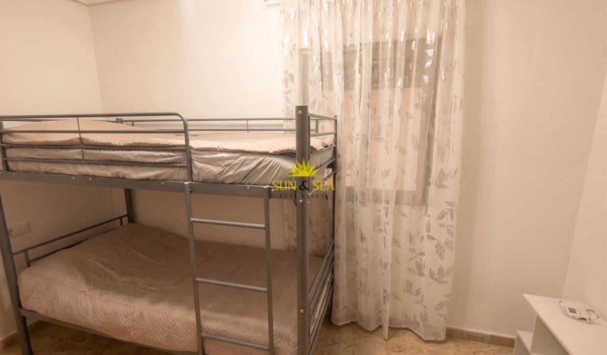 2 bedroom Beach Apartment for rent in Torrevieja - € 800 (Ref: 9824217)