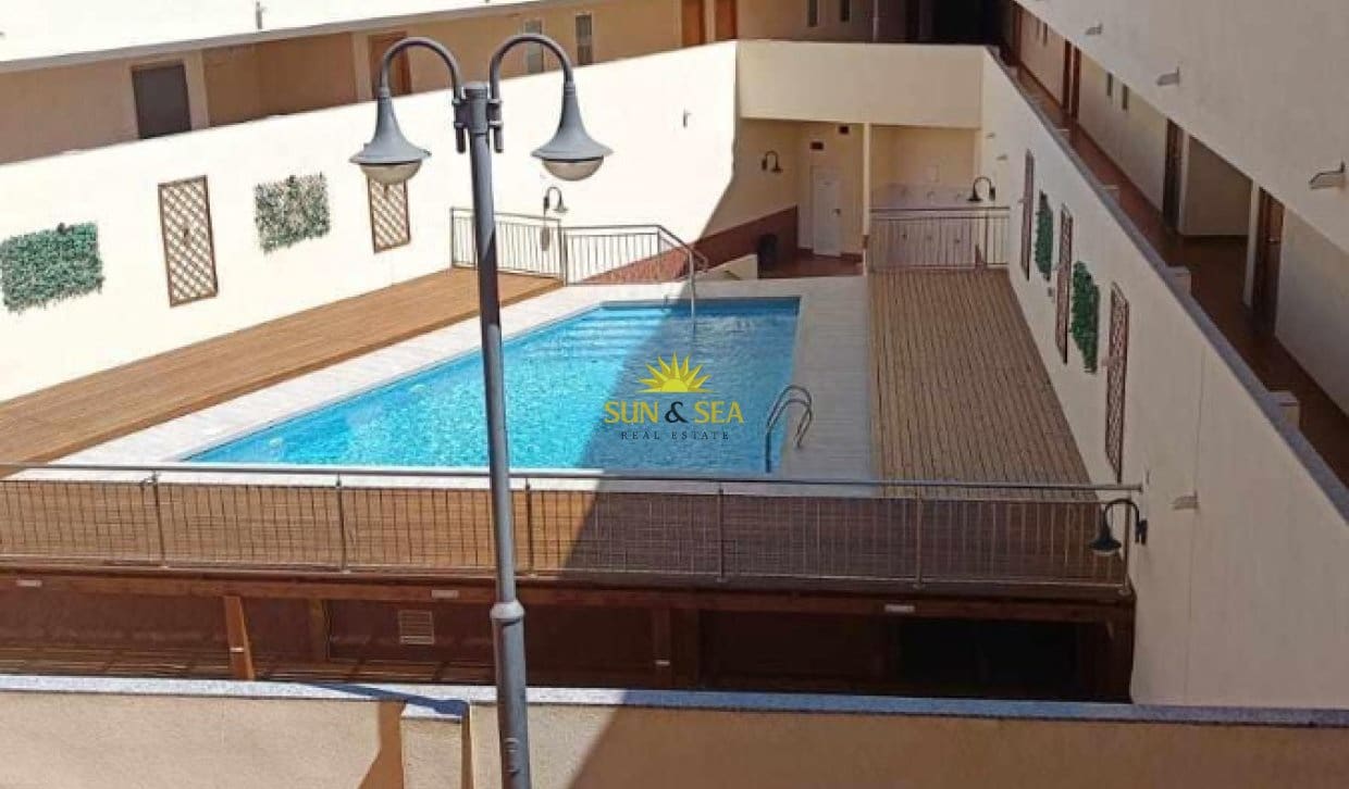 2 bedroom Apartment for holiday rental in Los Alcazares with pool - € 750 (Ref: 9827520)