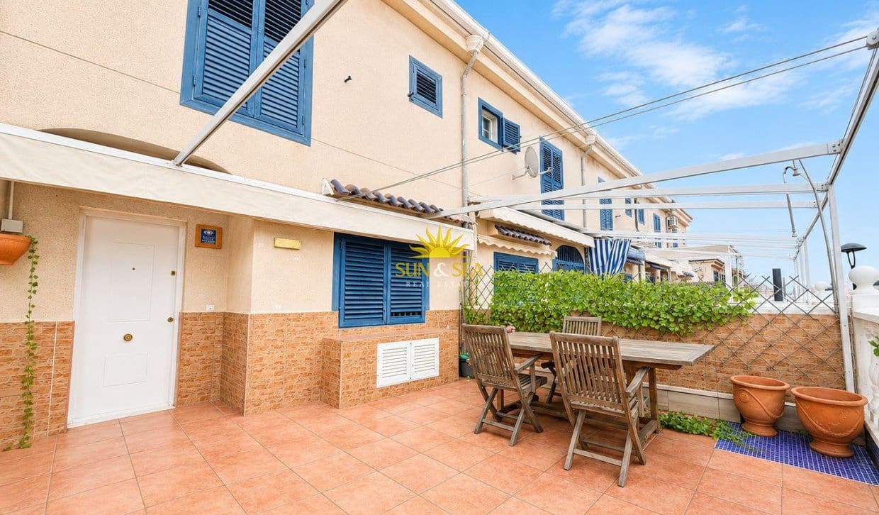 2 bedroom Townhouse for sale in Gran Alacant with pool - € 229,000 (Ref: 9827521)