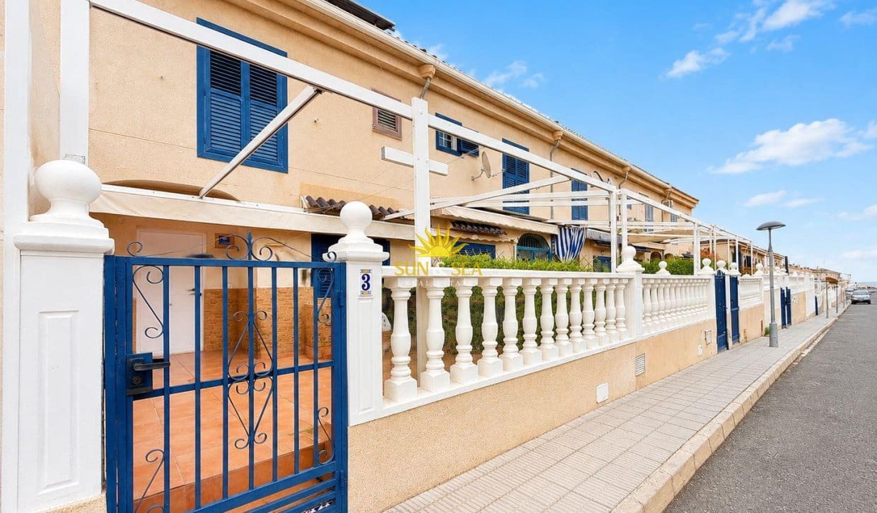 2 bedroom Townhouse for sale in Gran Alacant with pool - € 229,000 (Ref: 9827521)