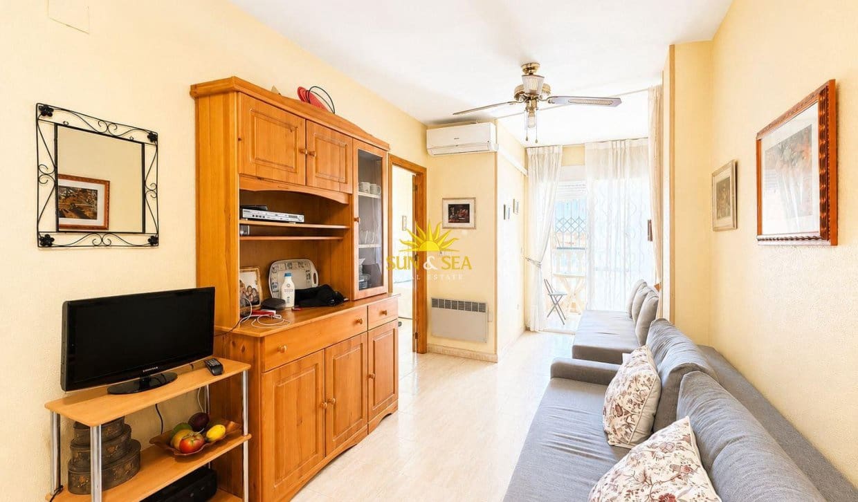 1 chambre Appartement à vendre à Torrevieja avec piscine - 110 000 € (Ref: 9827679)