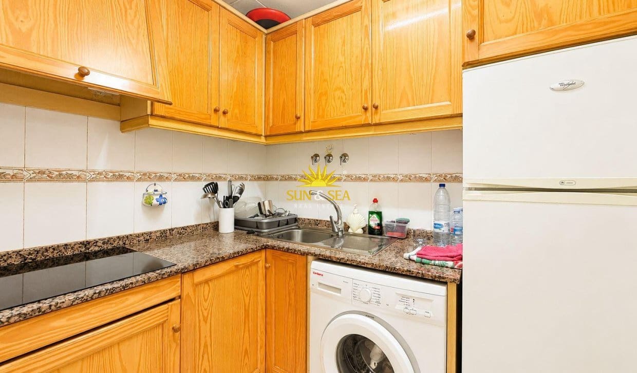1 chambre Appartement à vendre à Torrevieja avec piscine - 110 000 € (Ref: 9827679)