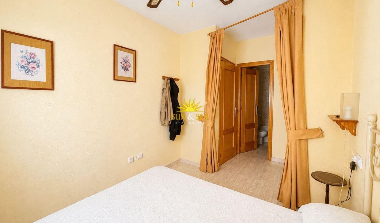 1 chambre Appartement à vendre à Torrevieja avec piscine - 110 000 € (Ref: 9827679)