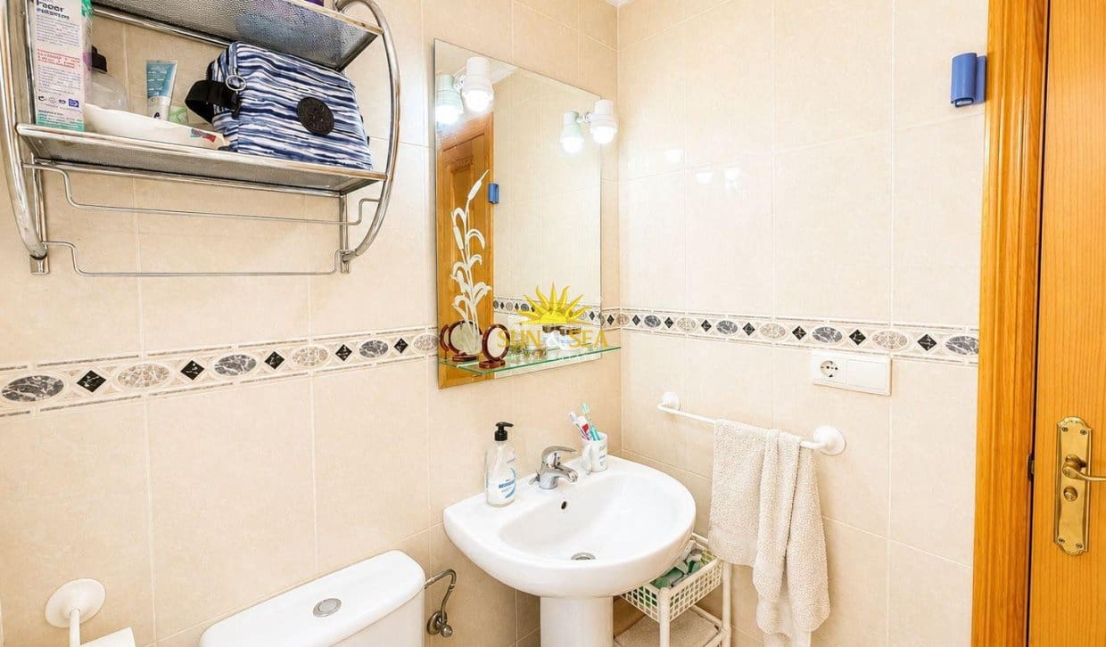 1 chambre Appartement à vendre à Torrevieja avec piscine - 110 000 € (Ref: 9827679)