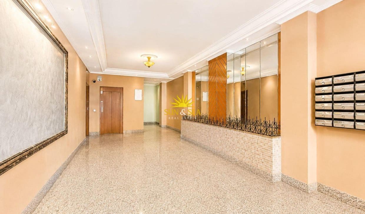 1 chambre Appartement à vendre à Torrevieja avec piscine - 110 000 € (Ref: 9827679)
