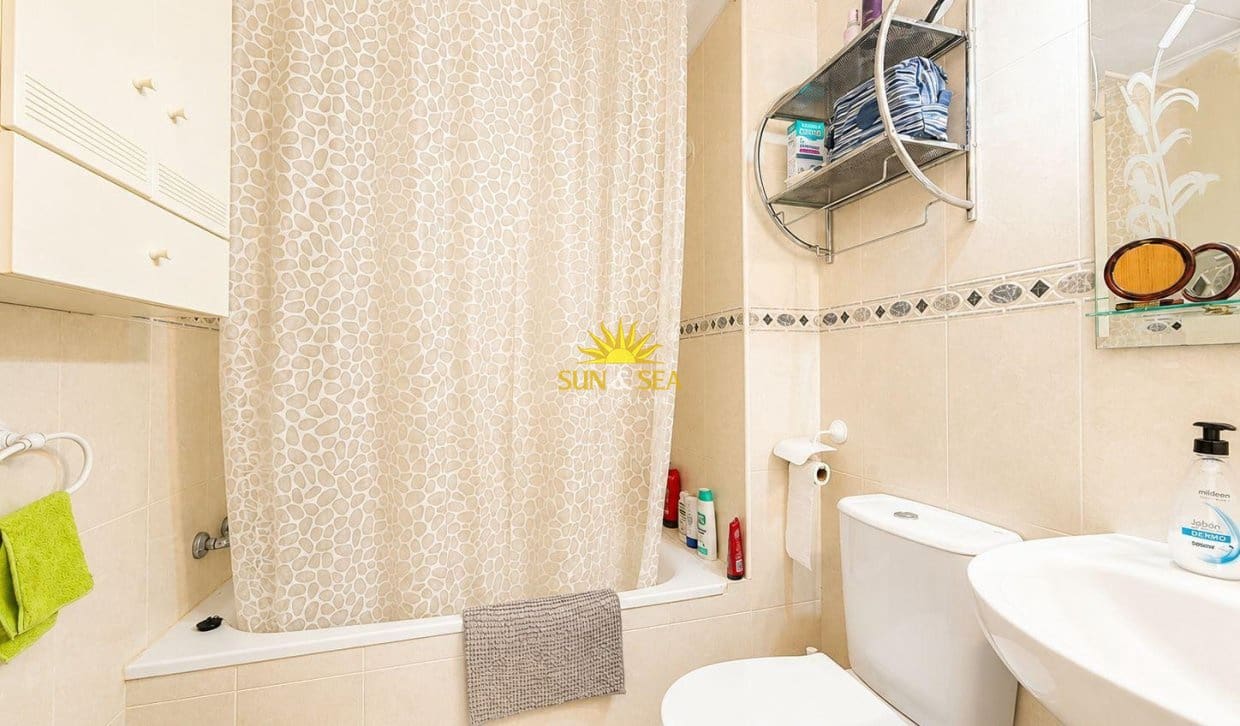 1 chambre Appartement à vendre à Torrevieja avec piscine - 110 000 € (Ref: 9827679)