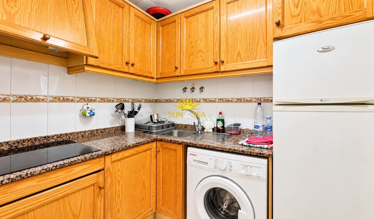 1 sypialnia Apartament na sprzedaż w Torrevieja z basenem - 99 990 € (Ref: 9827679)
