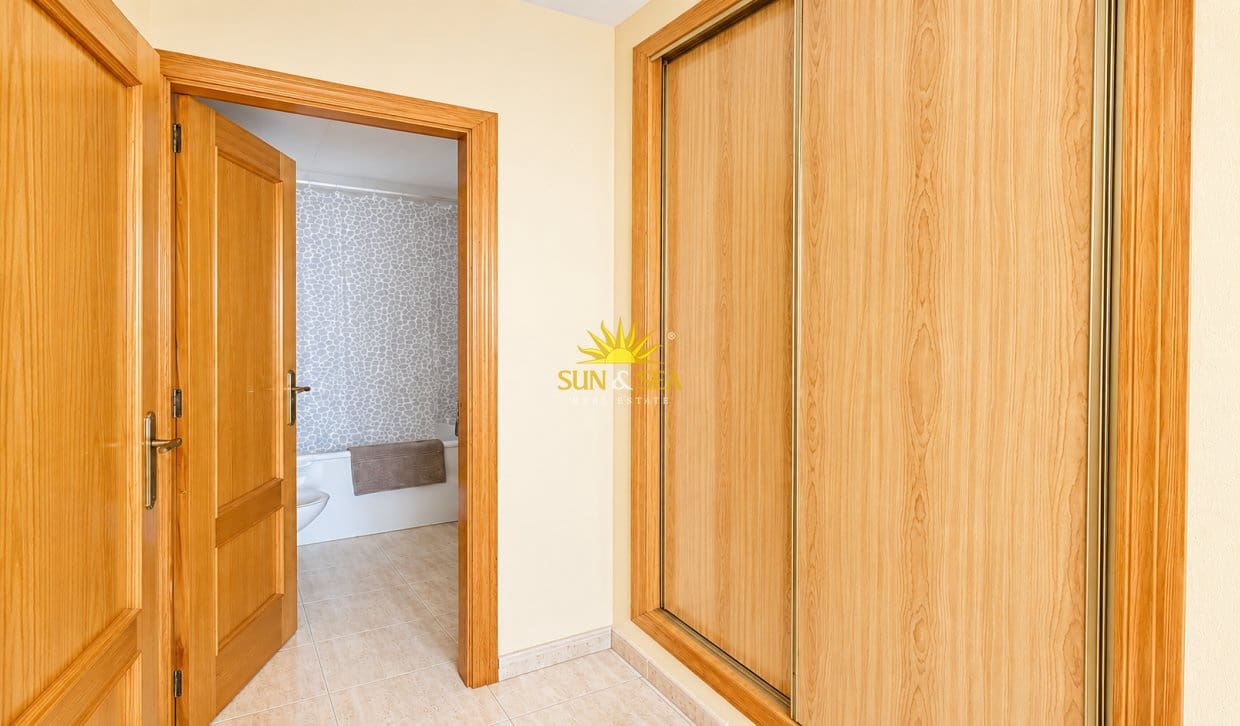 1 sypialnia Apartament na sprzedaż w Torrevieja z basenem - 99 990 € (Ref: 9827679)