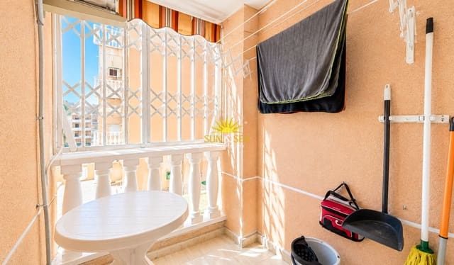 1 makuuhuone Huoneisto myytävänä paikassa Centro, Torrevieja mukana uima-altaan - 99 990 € (Ref: 9827679)